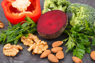 Ingredients containing vitamins and minerals recommended for hypertension and diabetes