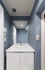 住宅リフォーム　洗面室　洗面化粧台　曇り止めガラス