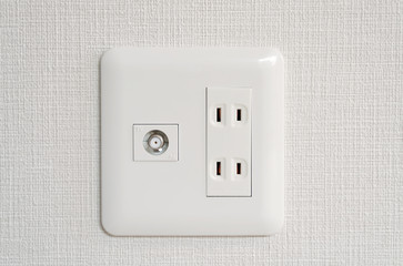 住宅　設備　ACコンセント　テレビアンテナ　アウトレット