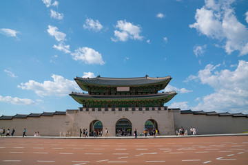 Obraz premium Gyeongbokgung Palace, front of Gwanghuamun the main gate.