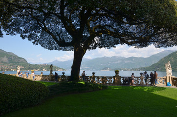 Fototapeta na wymiar lac de Côme et balbianello