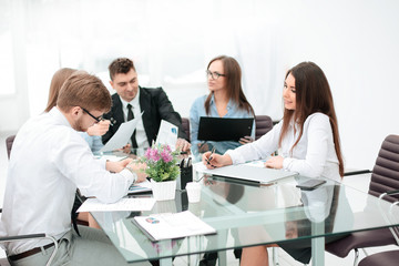 close up. business team discussing new ideas. teamwork