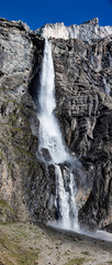 Wasserfall am Cirque de Gavarnie in den Hautes-Pyrénées Frankreich