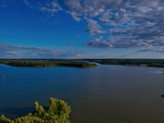 Fototapeta na wymiar view of lake and blue sky