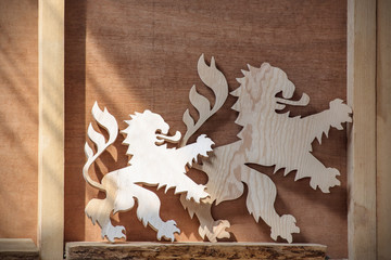 Löwe aus Holz ausgeschnitten