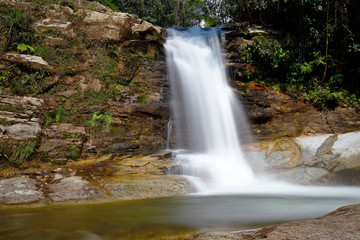Fototapeta premium Natural waterfall in san martin de pangoa called the stone tub