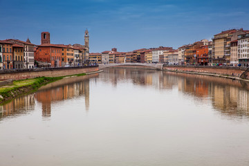 Fototapeta na wymiar View of the Arno River and Pisa city
