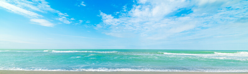 Turquoise water and blue sea in Siesta Key beach