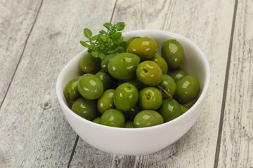 Green Campo Real olives in the bowl