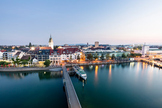 รูปภาพMoleturm – เลือกดูภาพถ่ายสต็อก เวกเตอร์ และวิดีโอ212 | Adobe Stock