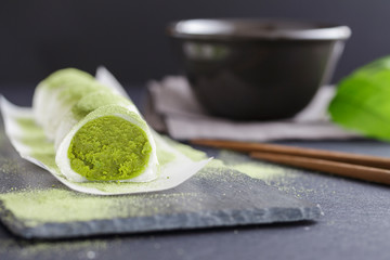 Preparation of Japanese mochi from rice dough