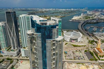Aerial photo Miami Paramount worldcenter Tower near completion