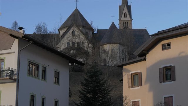Parish Church of San Vigilio in Moena in winter, Moena, Province of Trento, Italian Dolomites, Italy, Europe