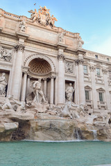 Fototapeta na wymiar fontana di trevi in rome italy