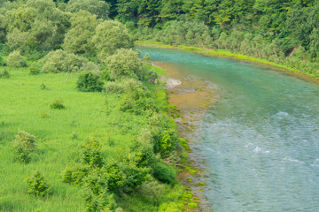 田舎 川遊び 清流 川 エメラルドグリーン