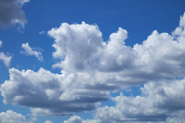 Fototapeta na wymiar background white clouds on blue sky