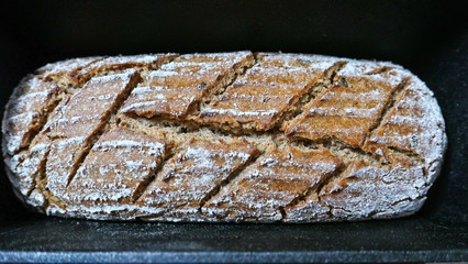 Sauertei Roggenbrot in Gusseisen Backform