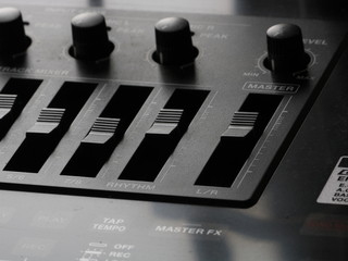 Mastering, Audio/mono Mischpult