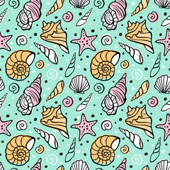 Seashells and starfish doodle seamless pattern. Marine hand-drawn background.