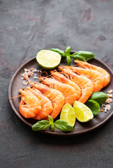 Shrimps served with lemon
