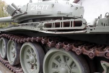 Obraz na płótnie Canvas Heavy tank T-80 in Vukovar, Croatia - leftover after Croatian War of Independence