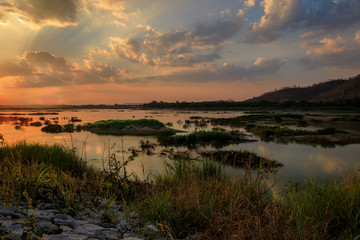 Fototapeta na wymiar Sonnenuntergang am Mekong Fluß in Thailand