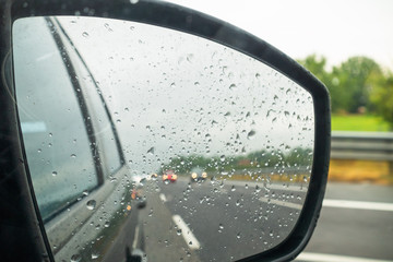 autostrada quida pericolosa pioggia