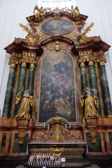 Fototapeta premium Altar in Collegiate church in Salzburg 
