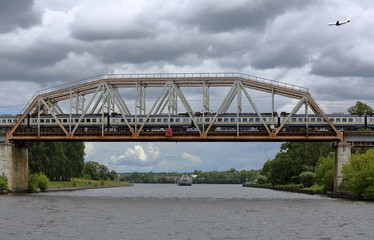 Fototapeta na wymiar Transport bridge across the widest river in the Russian capital, Moscow