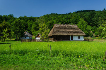 drewniany dom wioska