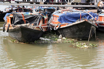 Fototapeta na wymiar River boats waiting for the passengers at the dock in Kolkata 