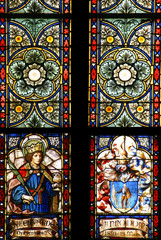 St. Edward and the coat of arms of prebendary Eduardo de Talliana Vizek, stained glass in Zagreb cathedral