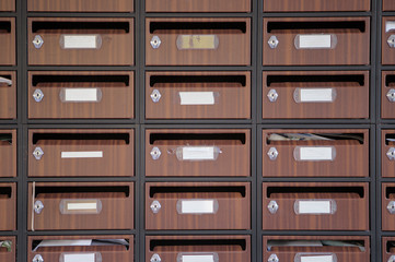 many  mailboxes in a building