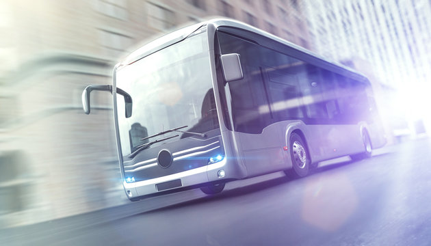 Elektrischer Bus f&auml;hrt schnell durch eine Stadt 