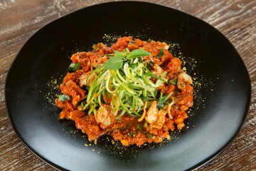 Zucchini noodles with simple tomato sauce