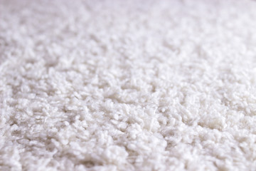 White shaggy carpet. Average plan
