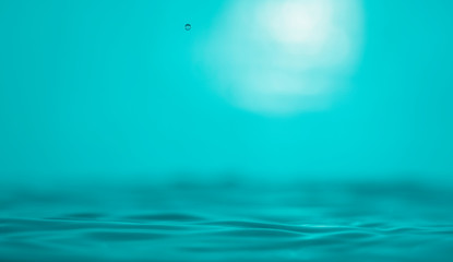 Obraz premium a drop on the surface of the water. One second before...