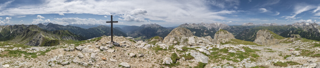 Fototapeta na wymiar Valaccia Dolomites