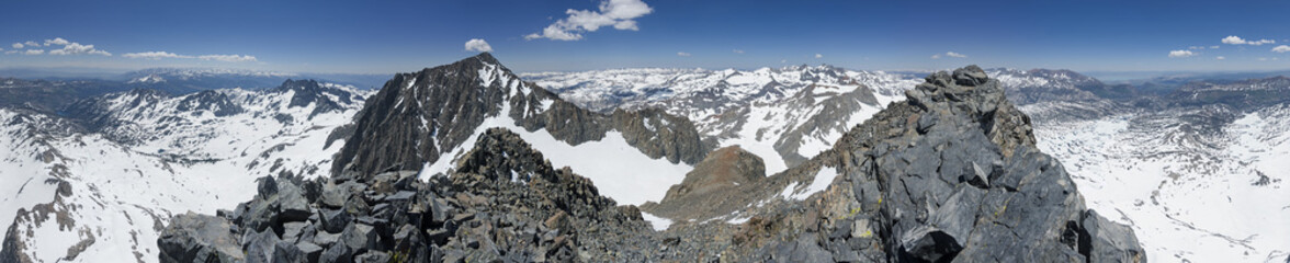 Obraz na płótnie Canvas Banner Peak Summit Panorama