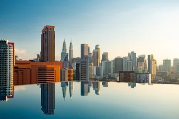 Afwasbaar Fotobehang Kuala Lumpur Kuala Lumpur skyline pool view