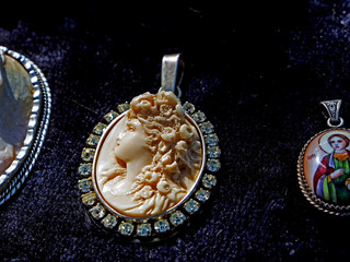 old cameo at the flea market