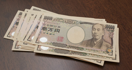 Counting on Japanese yen on the table