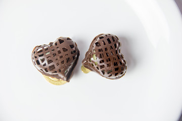 Baskets made with chocolate with sweetened condensed milk and chocolate inside, on a golden base. Abrir no Google Tradutor	 Feedback Resultados da Web Google Tradutor https://translate.google.com.br/?