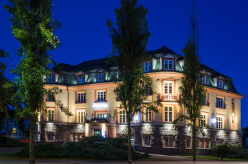 NIGHT IN THE CITY - Walk through romantically lit streets