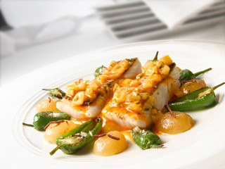  Bacalao con verduras  y pimientos del piquillo. Cod with vegetables and piquillo peppers.