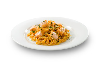 Espaguetis con salmon. Spaghetti with salmon.