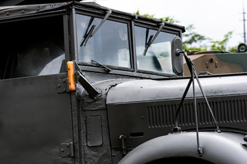 古いボンネットトラック