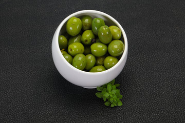 Green Campo Real olives in the bowl