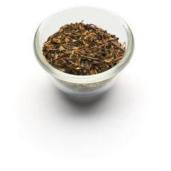 Fototapeta premium dried basil isolated in a glass plate