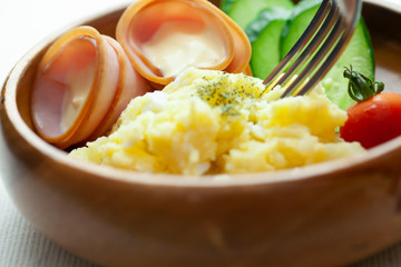 家庭で作ったポテトサラダ